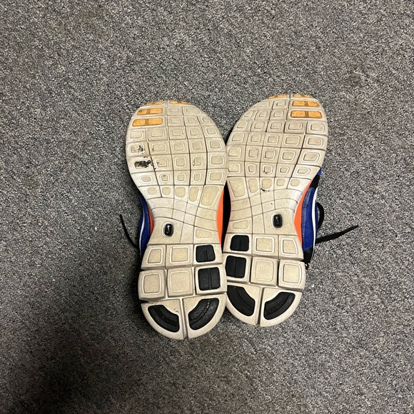 Nike Free Run with a cool knicks color way. - Picture 2 of 3